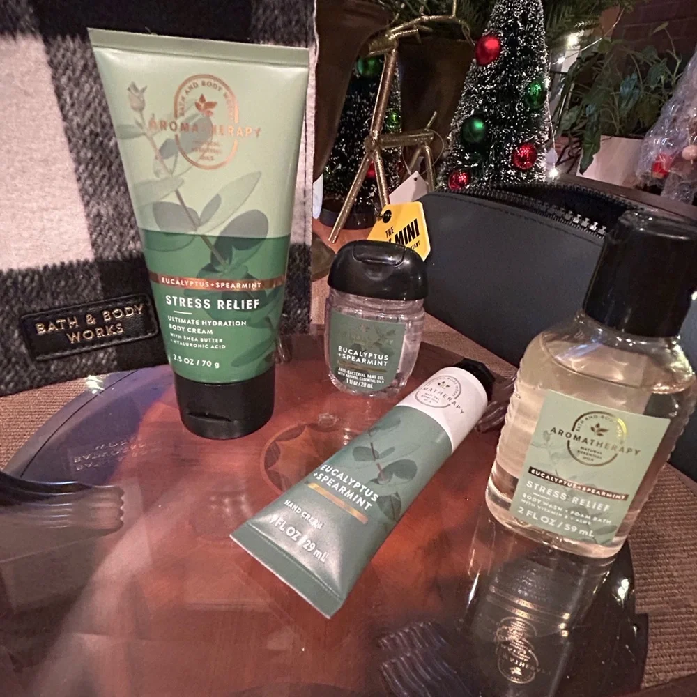 Men’s Body Care Set w/Toiletry & Gift Bag - Picture 5 of 6